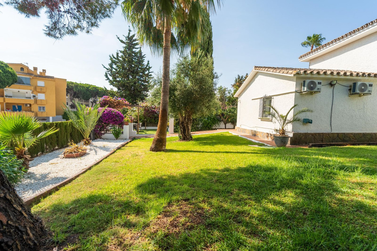 3 Bed Townhouse for sale in Calahonda Costa Del Sol, Málaga, Spain