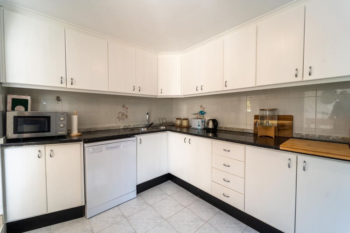 3 Bed Townhouse for sale in Calahonda Costa Del Sol, Málaga, Spain