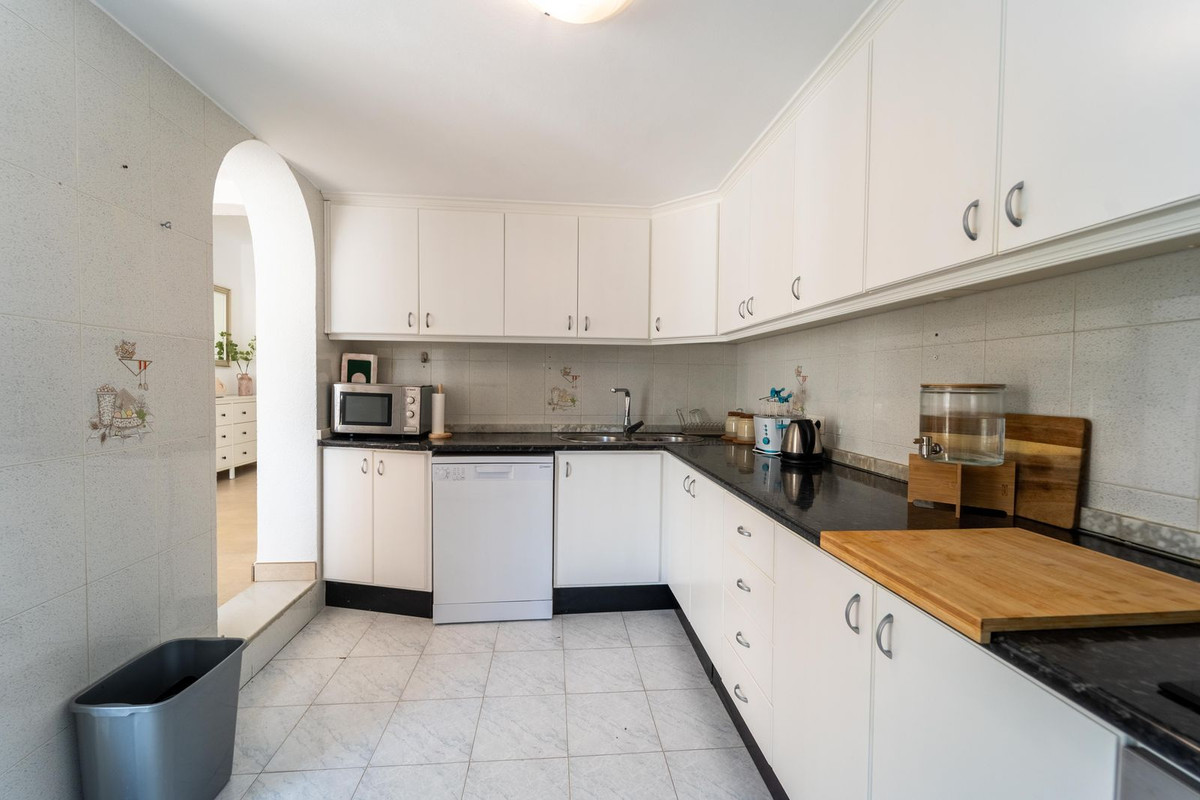 3 Bed Townhouse for sale in Calahonda Costa Del Sol, Málaga, Spain