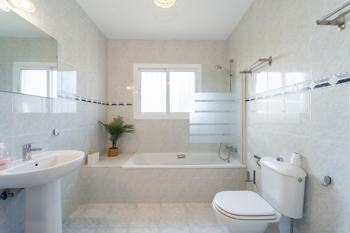 3 Bed Townhouse for sale in Calahonda Costa Del Sol, Málaga, Spain