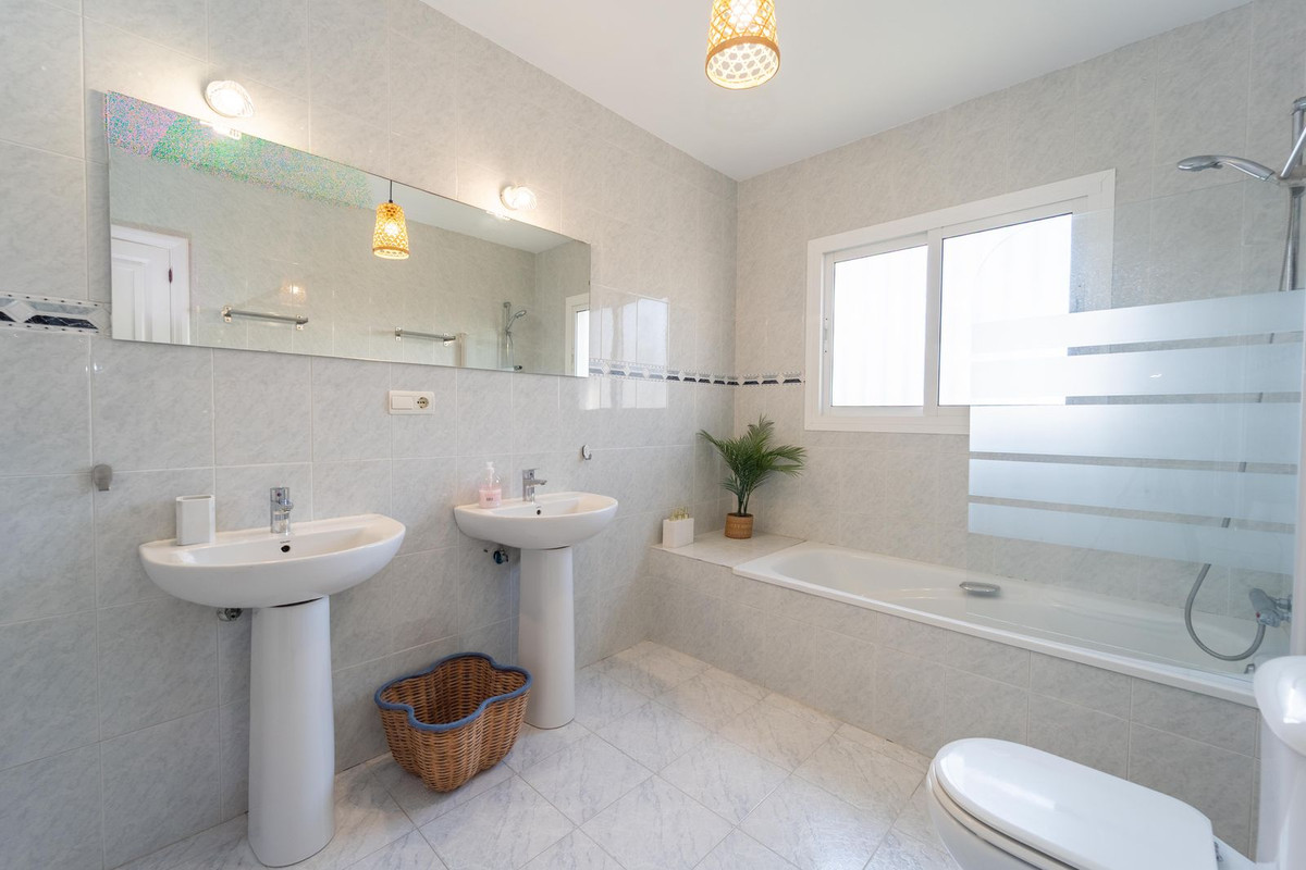 3 Bed Townhouse for sale in Calahonda Costa Del Sol, Málaga, Spain