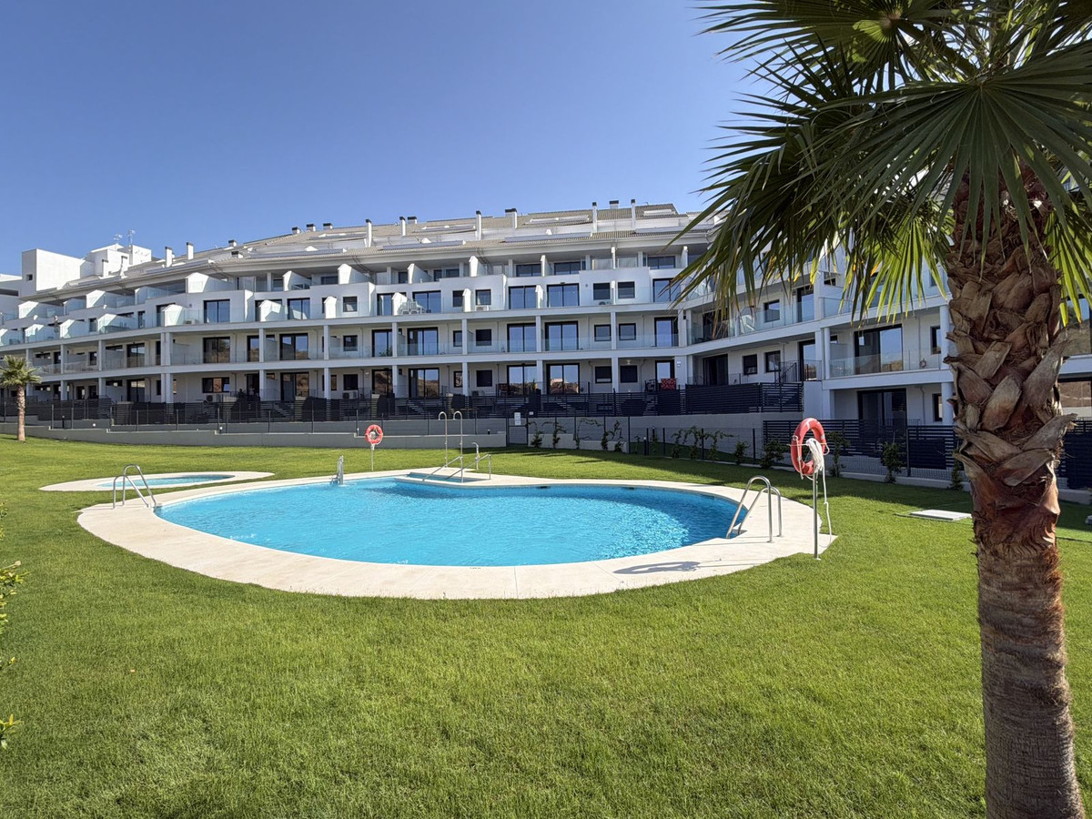 2 Bed Apartment for sale in Fuengirola Costa Del Sol, Málaga, Spain
