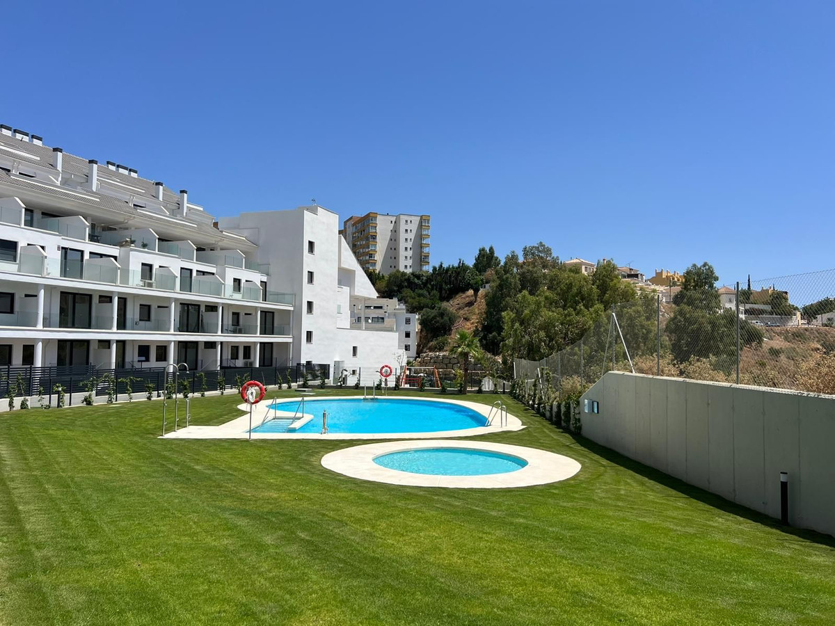 2 Bed Apartment for sale in Fuengirola Costa Del Sol, Málaga, Spain