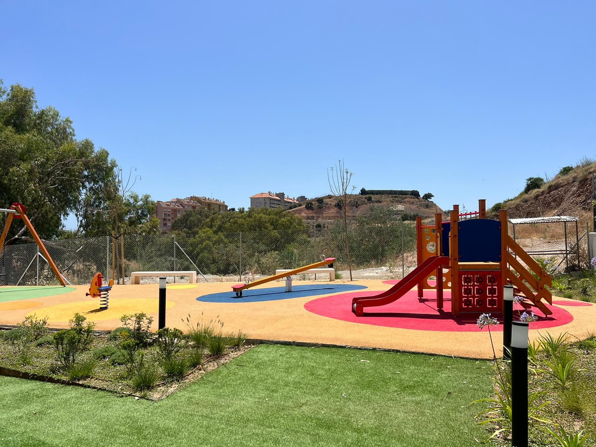 2 Bed Apartment for sale in Fuengirola Costa Del Sol, Málaga, Spain