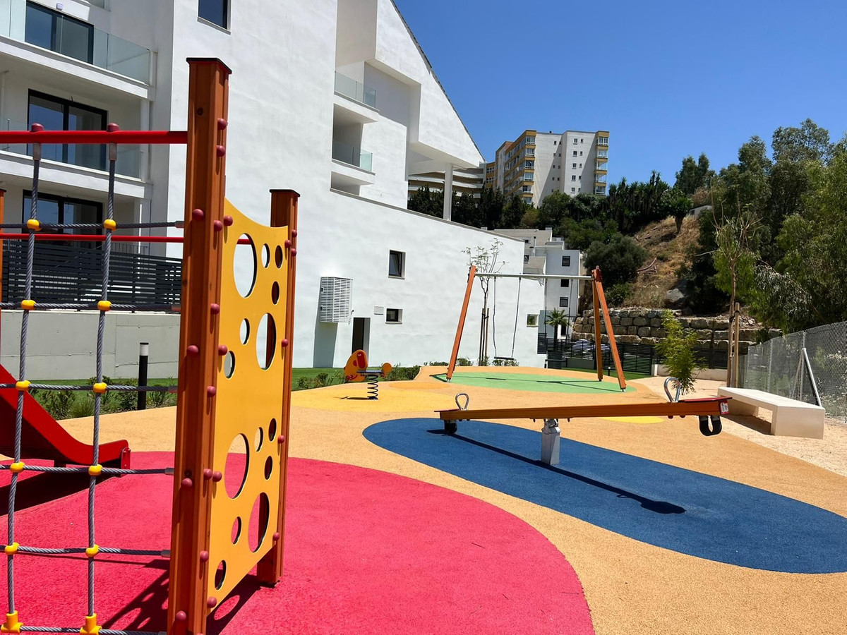 2 Bed Apartment for sale in Fuengirola Costa Del Sol, Málaga, Spain
