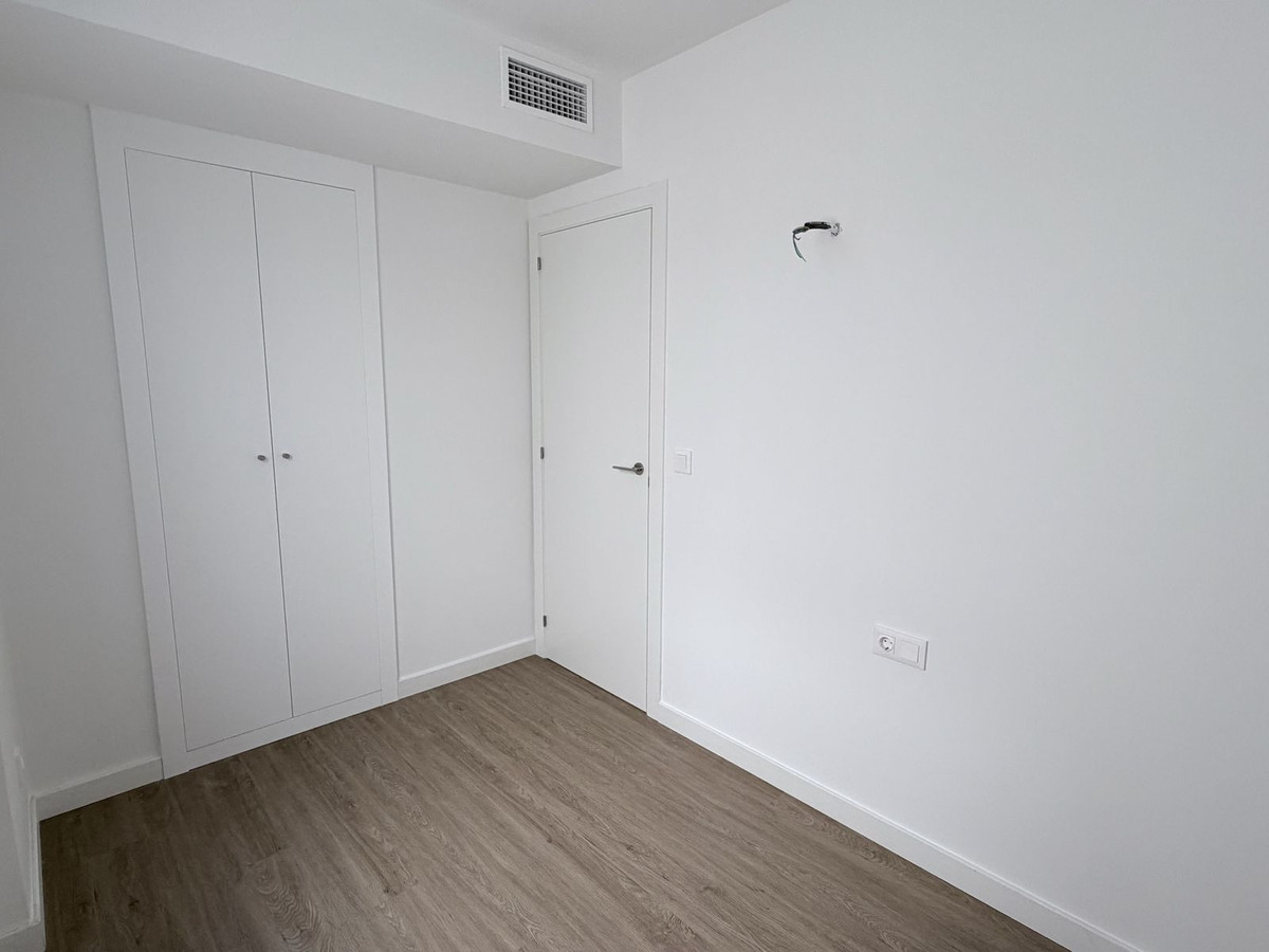 2 Bed Apartment for sale in Fuengirola Costa Del Sol, Málaga, Spain
