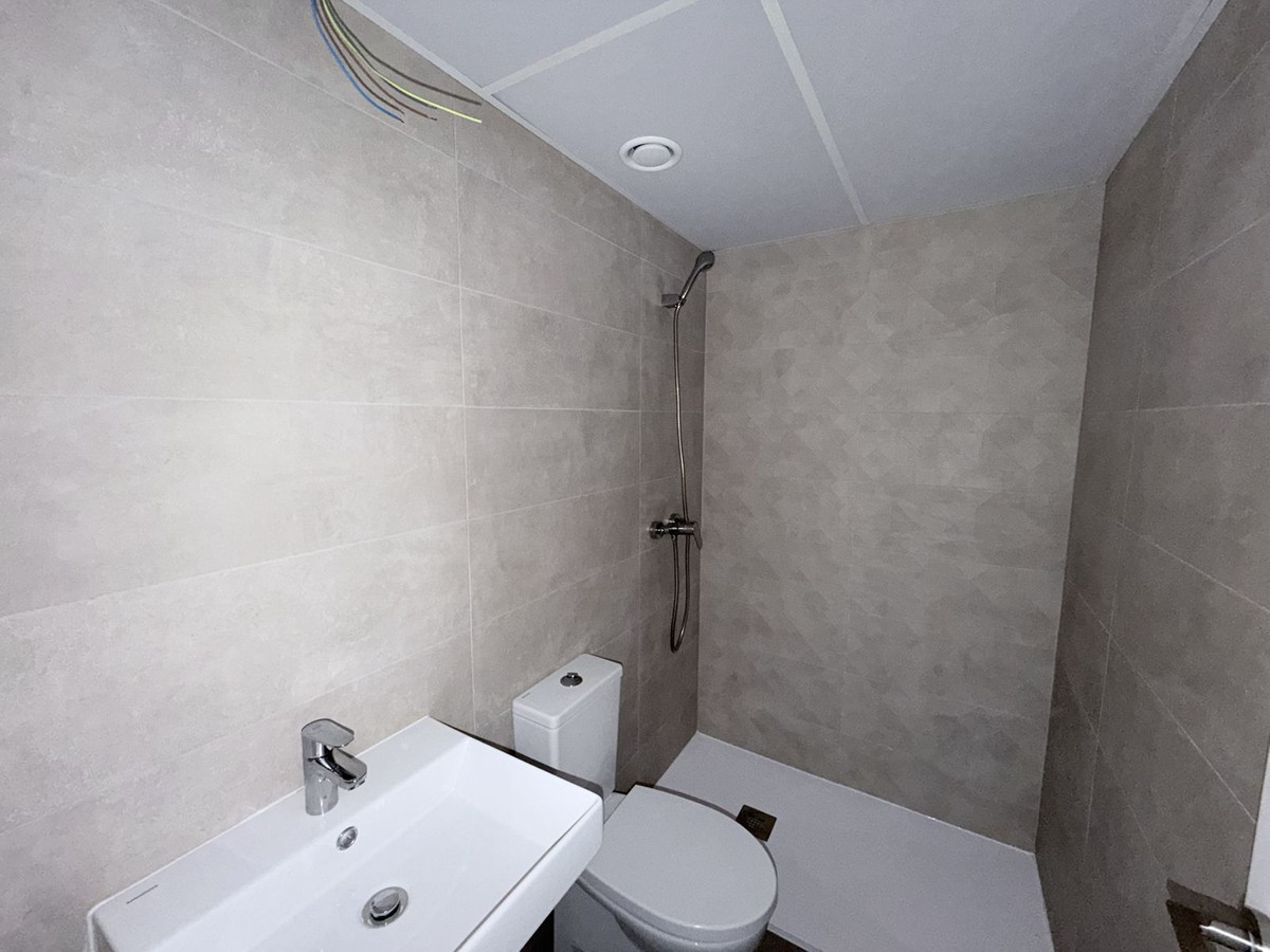 2 Bed Apartment for sale in Fuengirola Costa Del Sol, Málaga, Spain