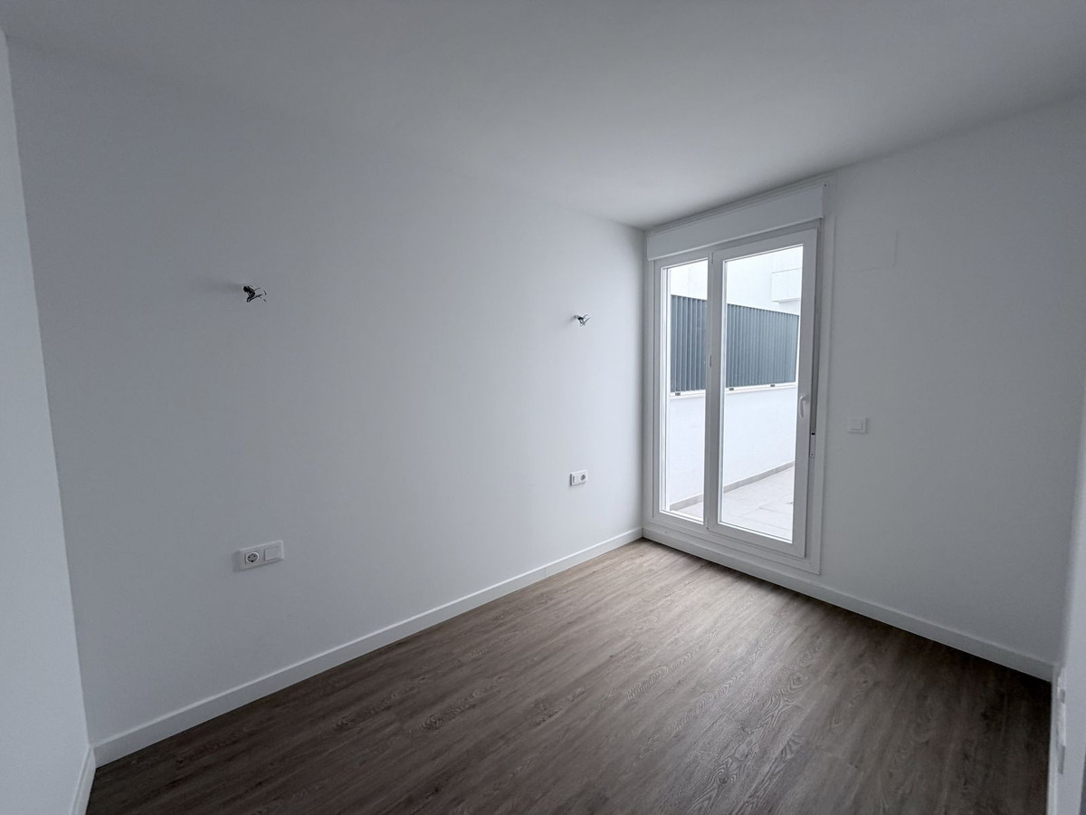 2 Bed Apartment for sale in Fuengirola Costa Del Sol, Málaga, Spain