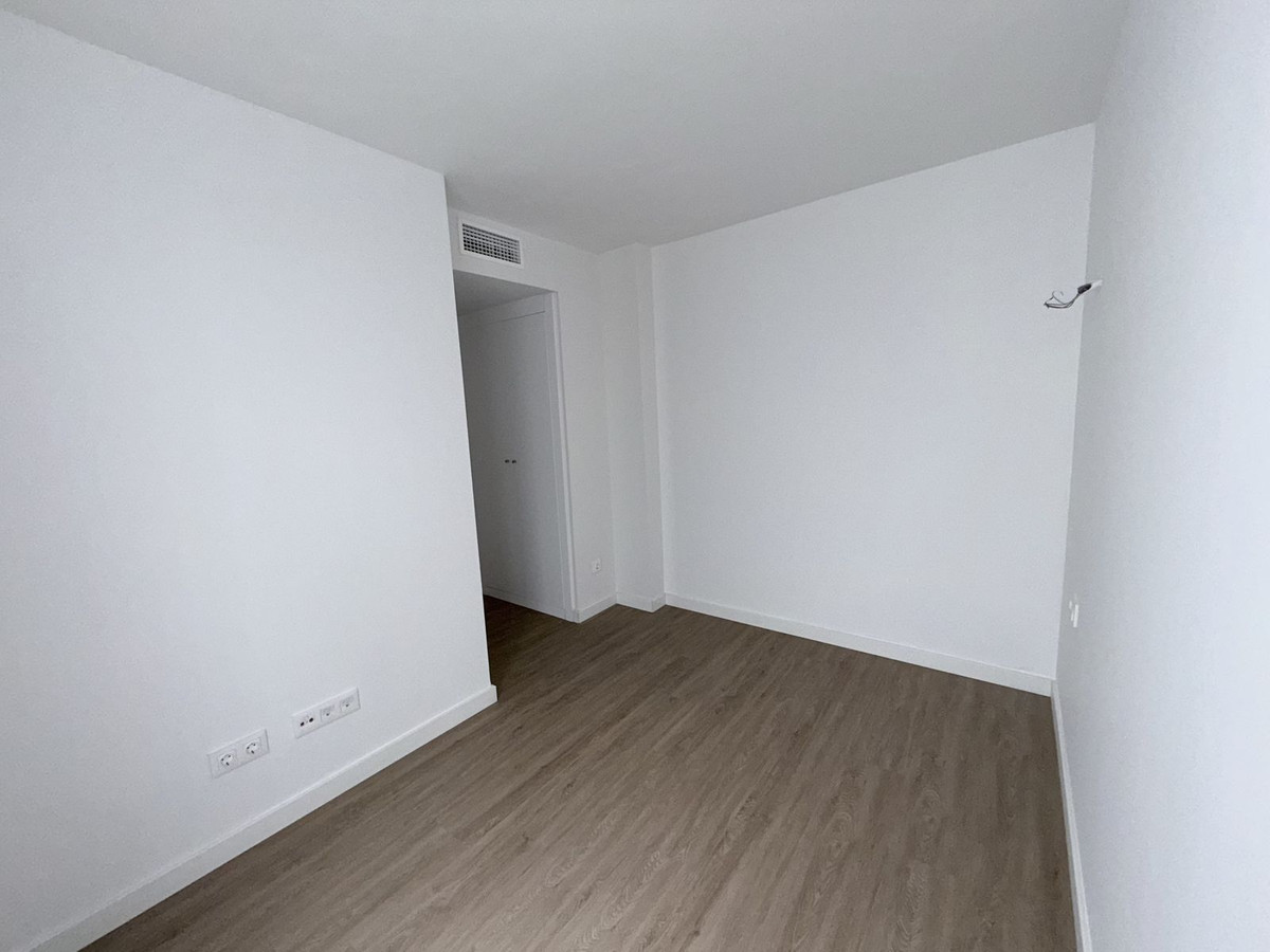 2 Bed Apartment for sale in Fuengirola Costa Del Sol, Málaga, Spain