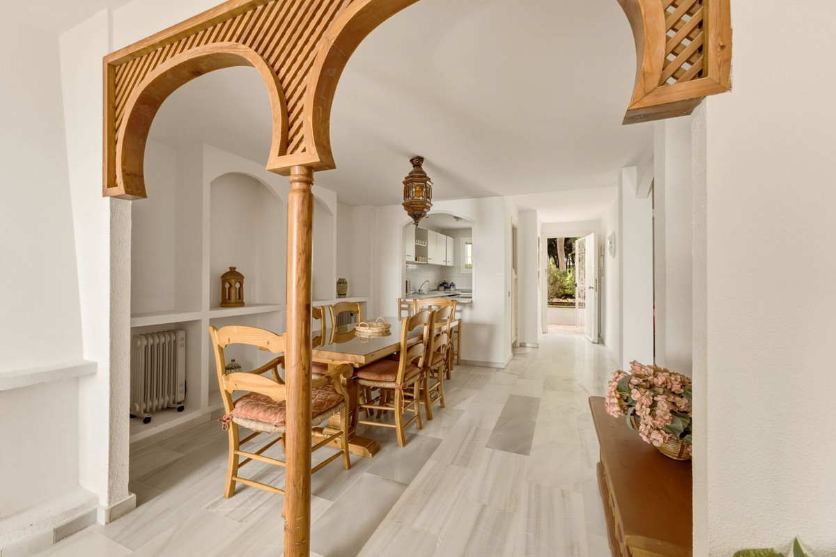 2 Bed Apartment for sale in Calahonda Costa Del Sol, Málaga, Spain