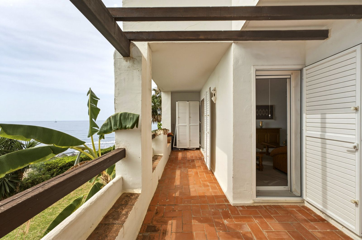 2 Bed Apartment for sale in Calahonda Costa Del Sol, Málaga, Spain