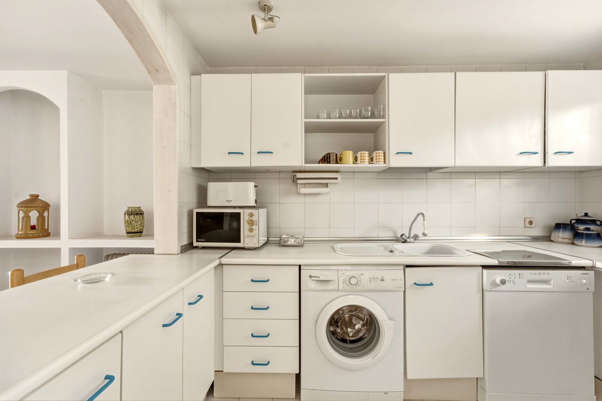 2 Bed Apartment for sale in Calahonda Costa Del Sol, Málaga, Spain