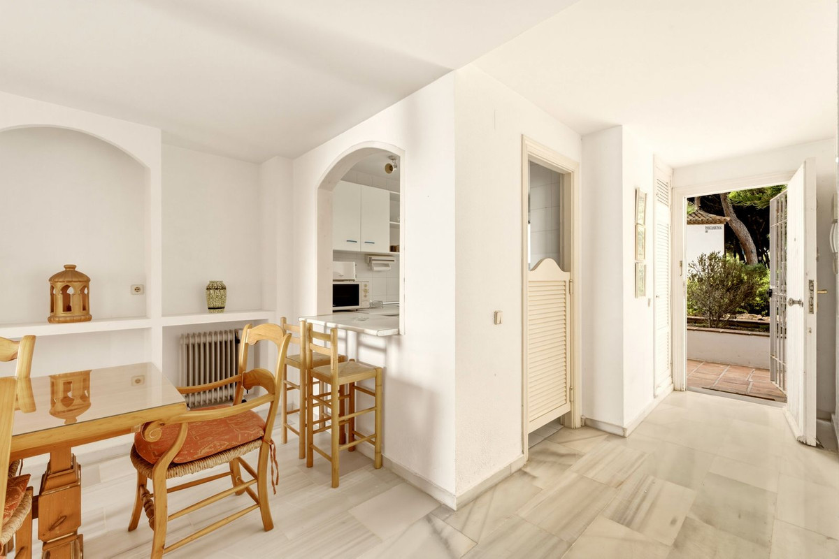 2 Bed Apartment for sale in Calahonda Costa Del Sol, Málaga, Spain