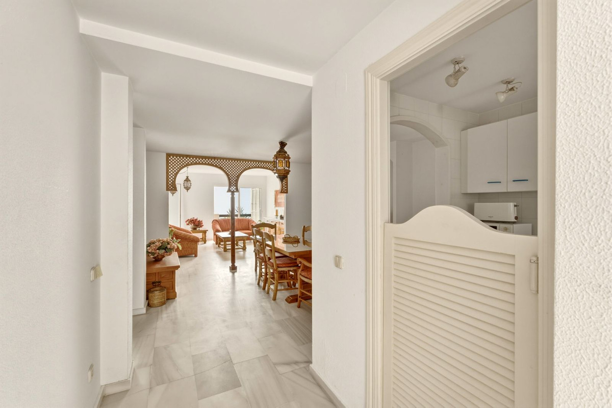 2 Bed Apartment for sale in Calahonda Costa Del Sol, Málaga, Spain