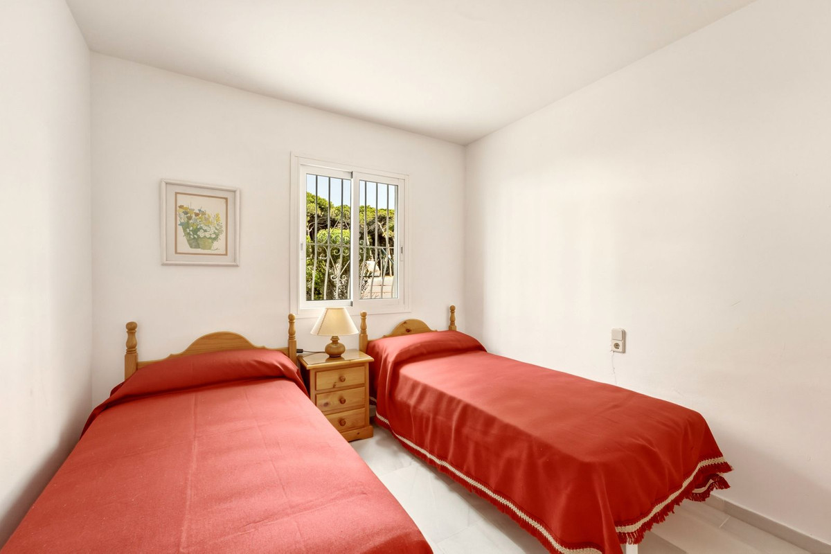 2 Bed Apartment for sale in Calahonda Costa Del Sol, Málaga, Spain