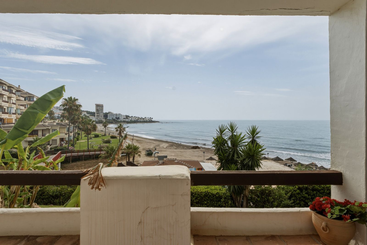 2 Bed Apartment for sale in Calahonda Costa Del Sol, Málaga, Spain