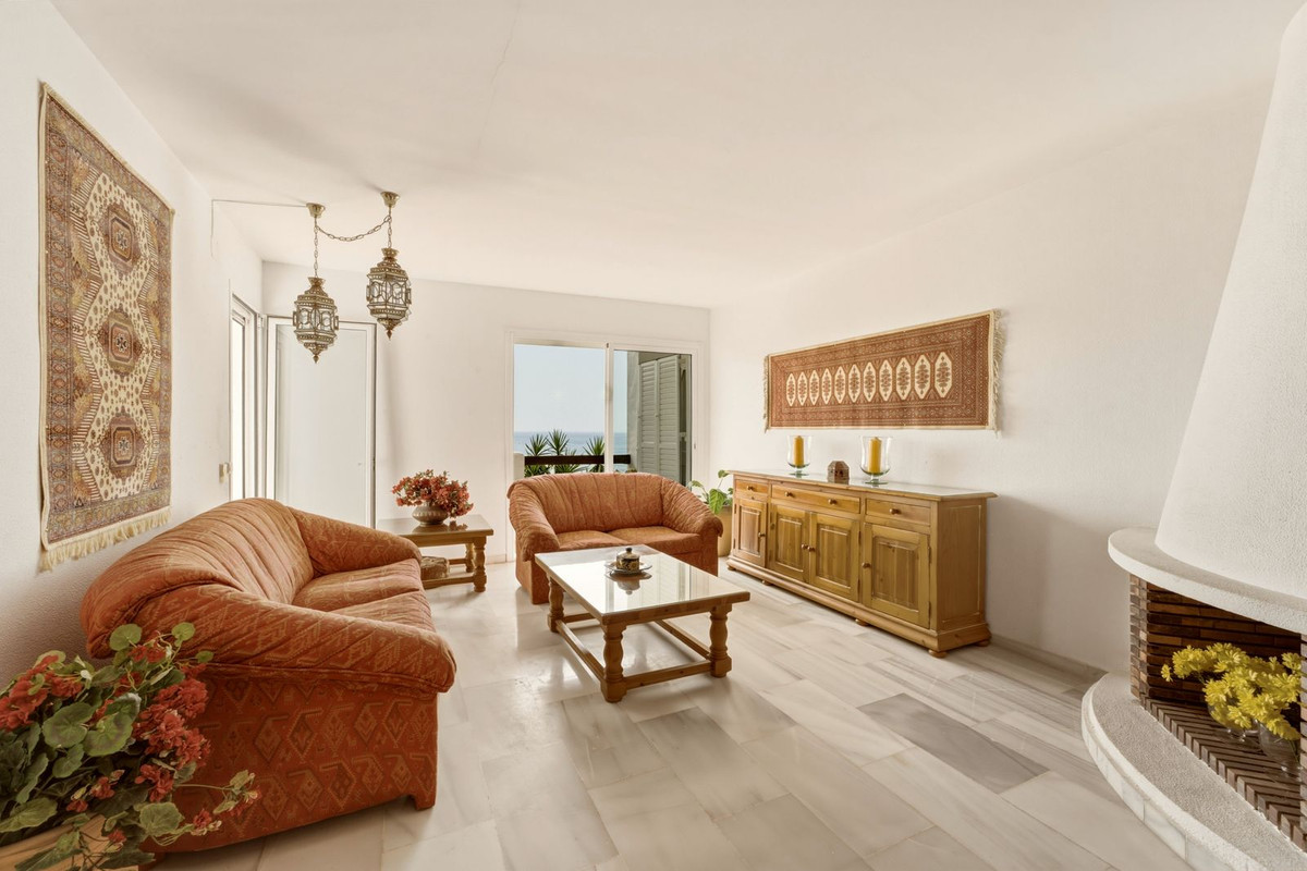 2 Bed Apartment for sale in Calahonda Costa Del Sol, Málaga, Spain