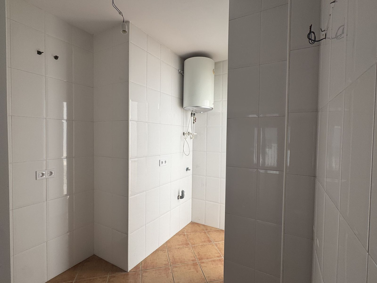 2 Bed Apartment for sale in Estepona Costa Del Sol, Málaga, Spain