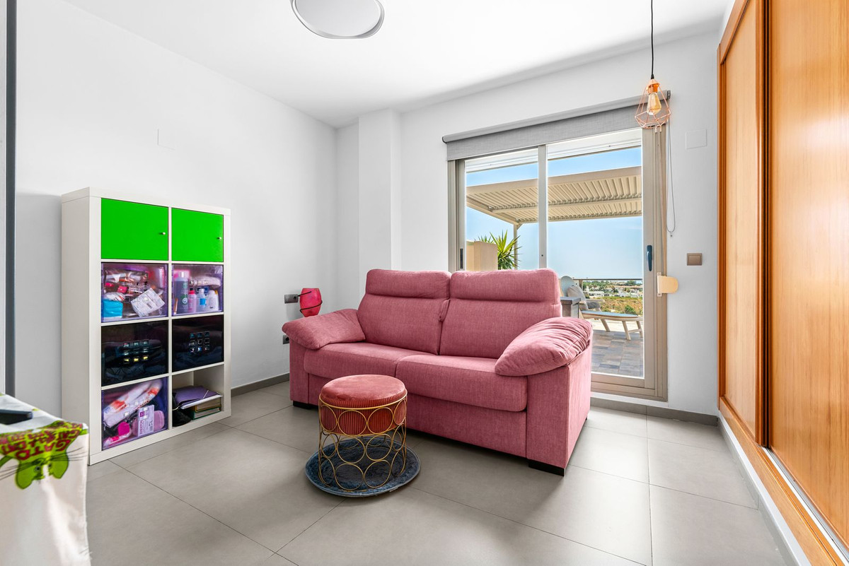 2 Bed Apartment for sale in New Golden Mile Costa Del Sol, Málaga, Spain