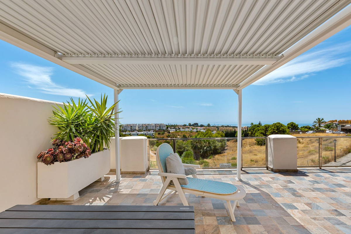 2 Bed Apartment for sale in New Golden Mile Costa Del Sol, Málaga, Spain