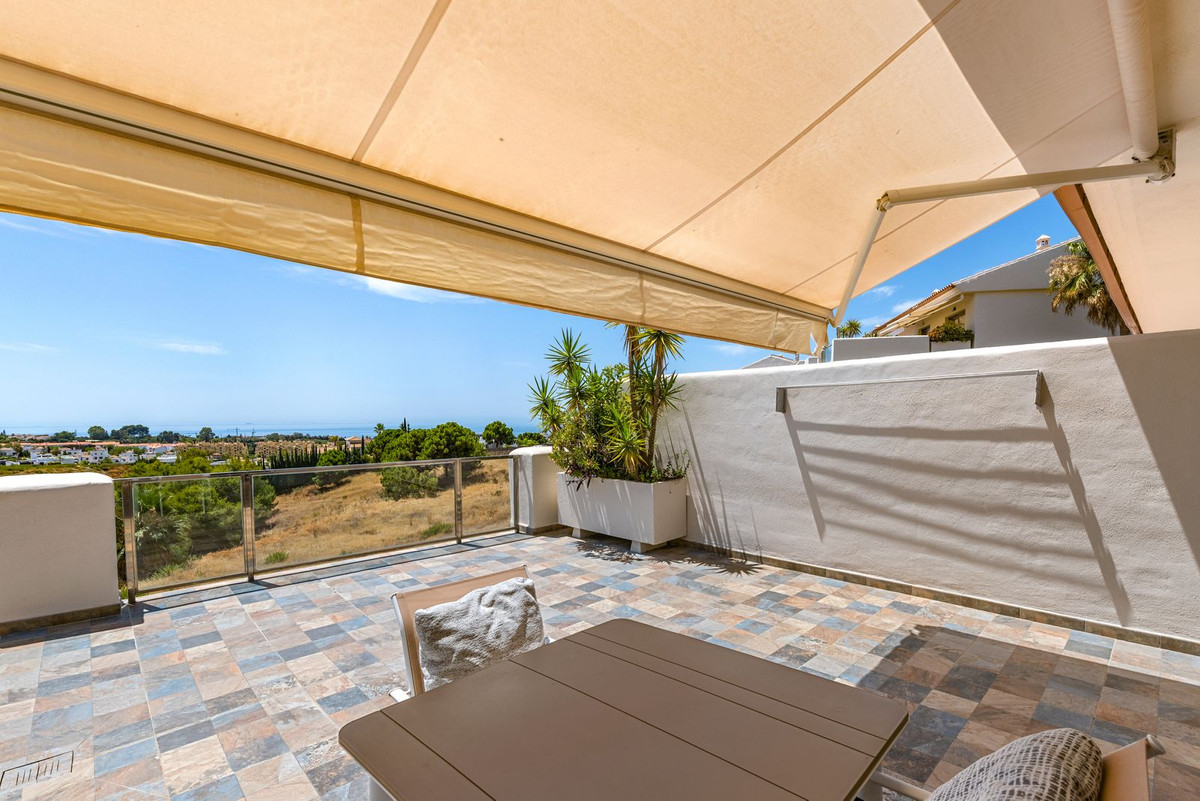 2 Bed Apartment for sale in New Golden Mile Costa Del Sol, Málaga, Spain