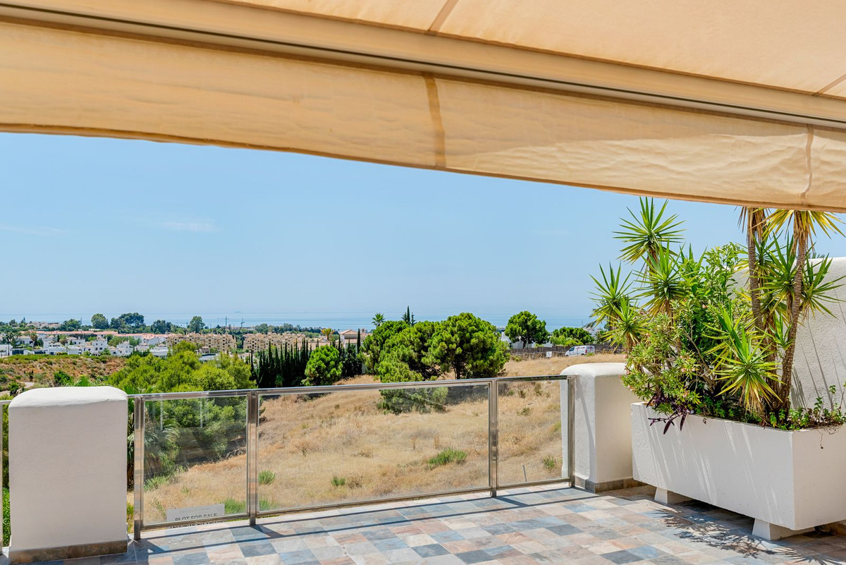 2 Bed Apartment for sale in New Golden Mile Costa Del Sol, Málaga, Spain