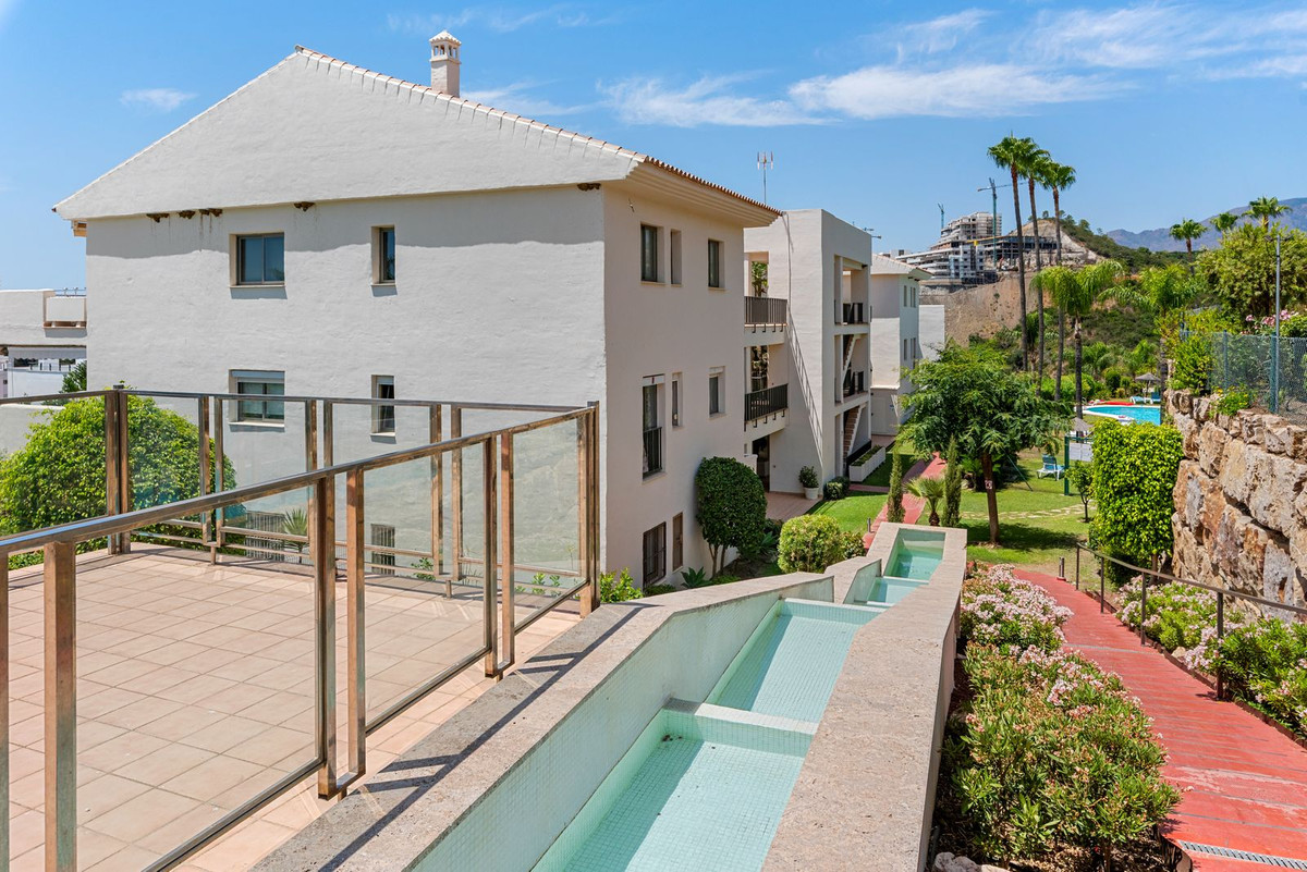 2 Bed Apartment for sale in New Golden Mile Costa Del Sol, Málaga, Spain
