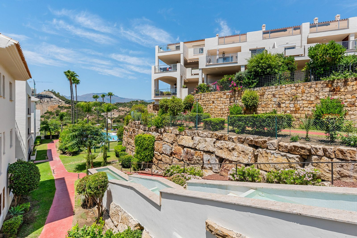2 Bed Apartment for sale in New Golden Mile Costa Del Sol, Málaga, Spain