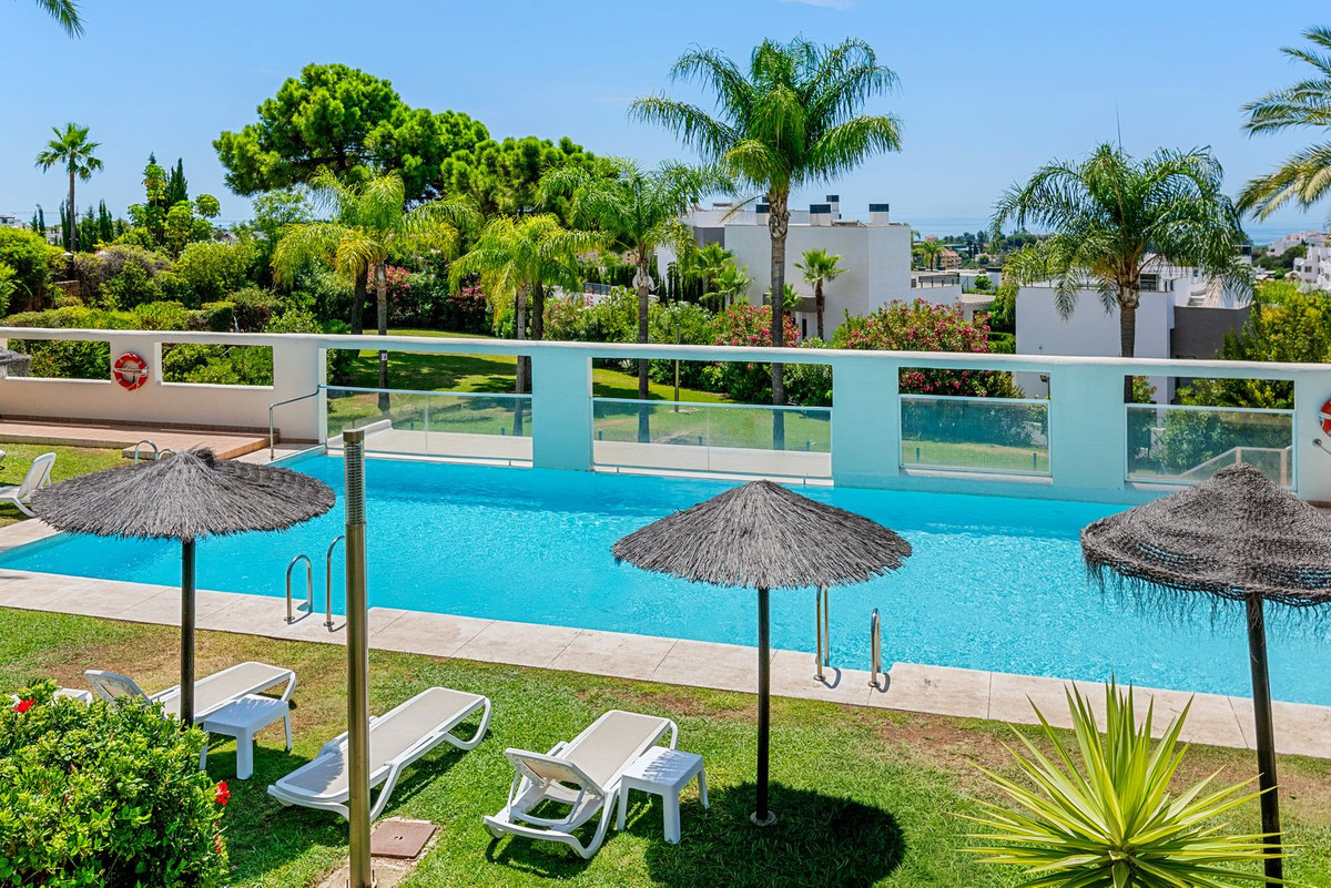 2 Bed Apartment for sale in New Golden Mile Costa Del Sol, Málaga, Spain