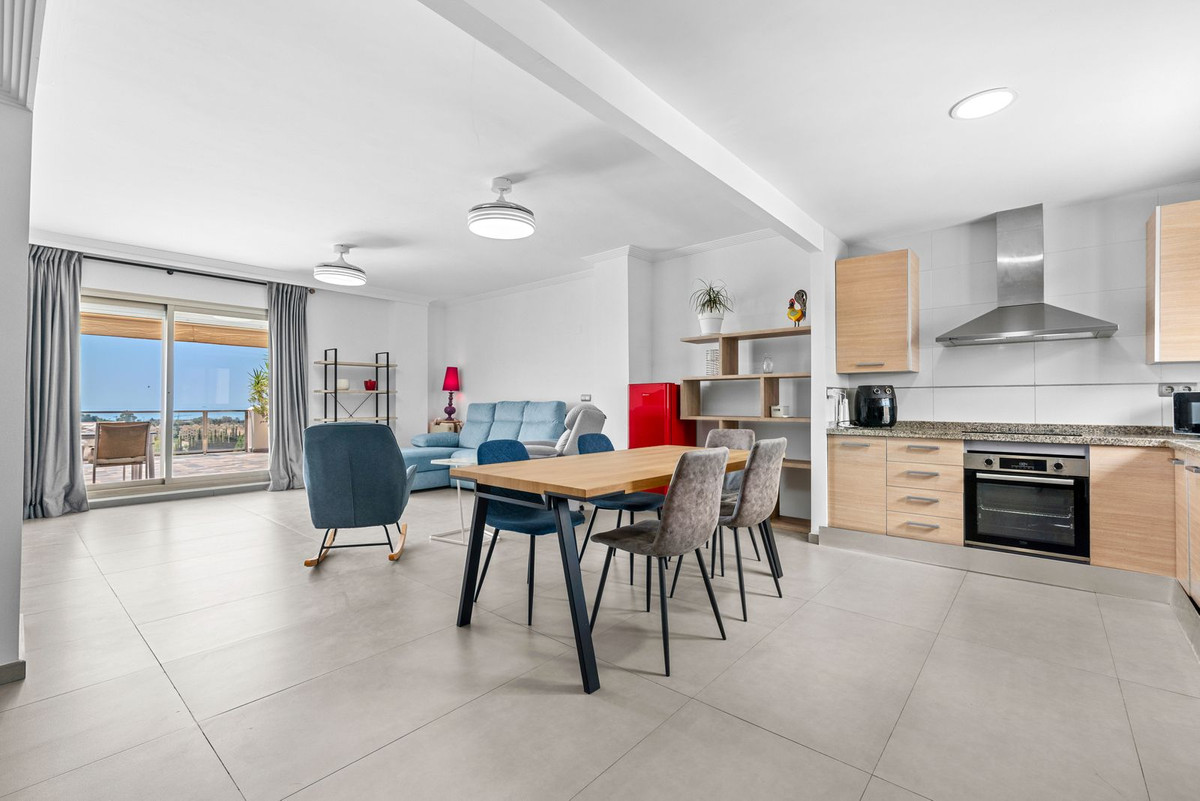 2 Bed Apartment for sale in New Golden Mile Costa Del Sol, Málaga, Spain