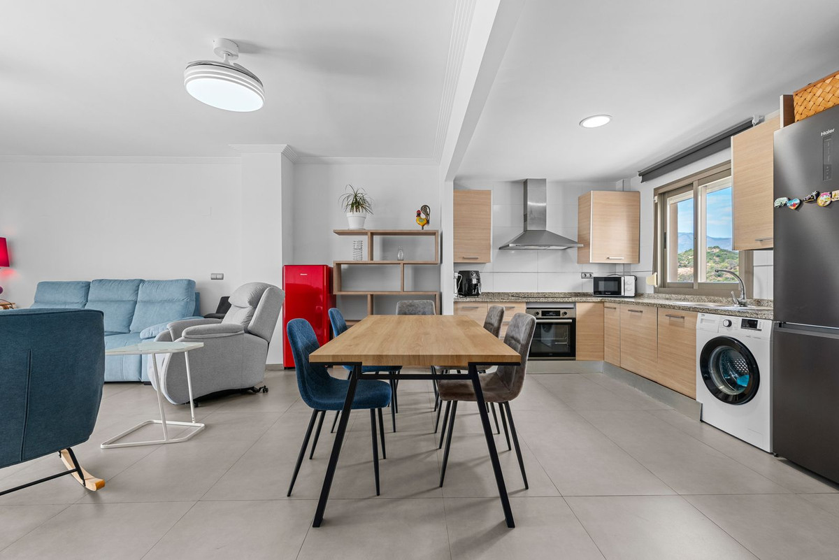 2 Bed Apartment for sale in New Golden Mile Costa Del Sol, Málaga, Spain