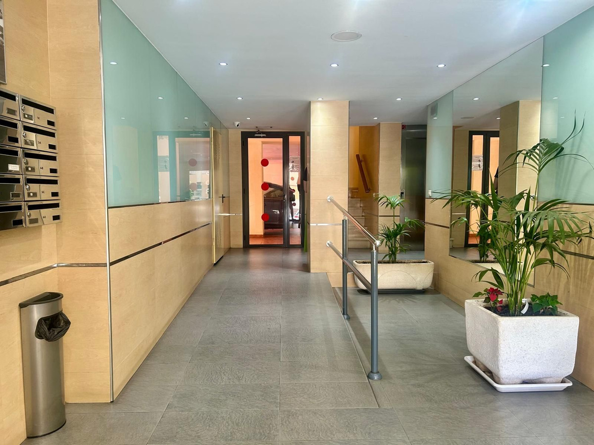 2 Bed Apartment for sale in Los Boliches Costa Del Sol, Málaga, Spain