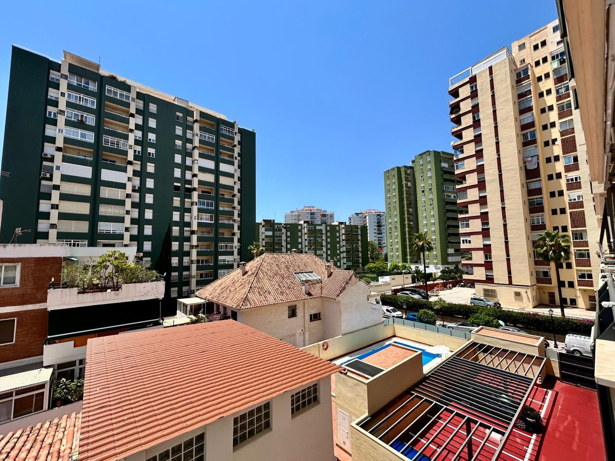 2 Bed Apartment for sale in Los Boliches Costa Del Sol, Málaga, Spain