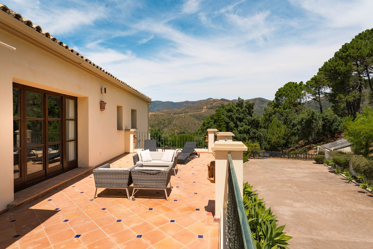 5 Bed Townhouse for sale in Estepona Costa Del Sol, Málaga, Spain