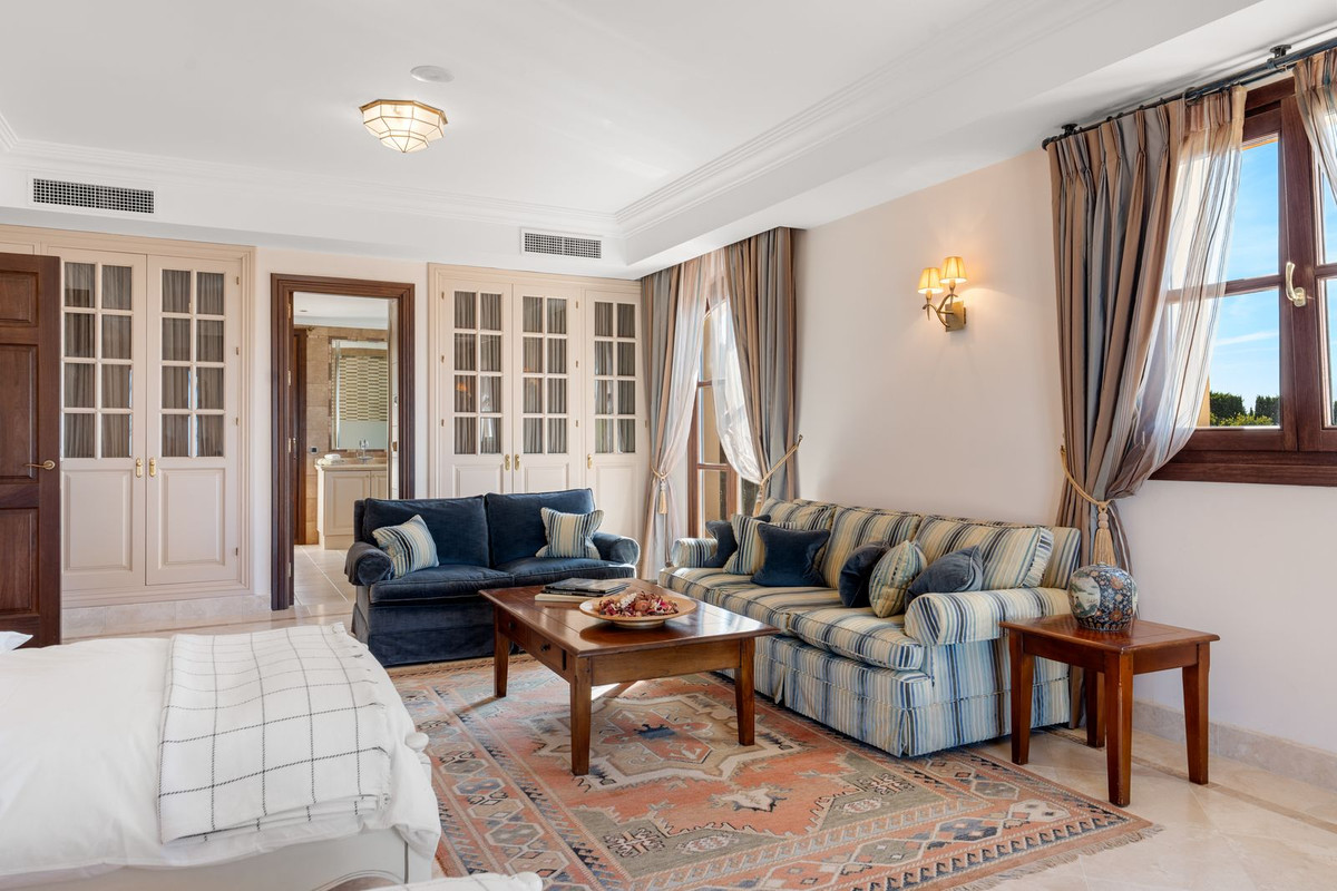5 Bed Townhouse for sale in Estepona Costa Del Sol, Málaga, Spain