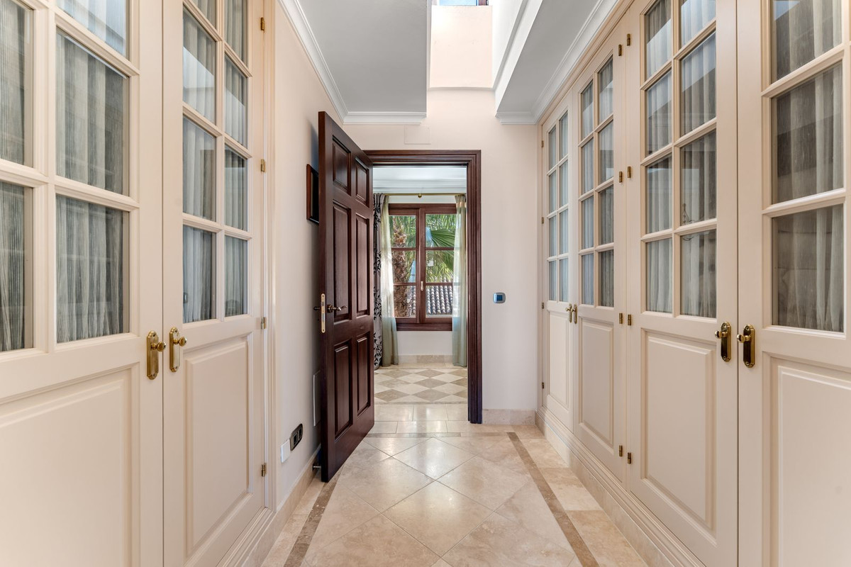 5 Bed Townhouse for sale in Estepona Costa Del Sol, Málaga, Spain