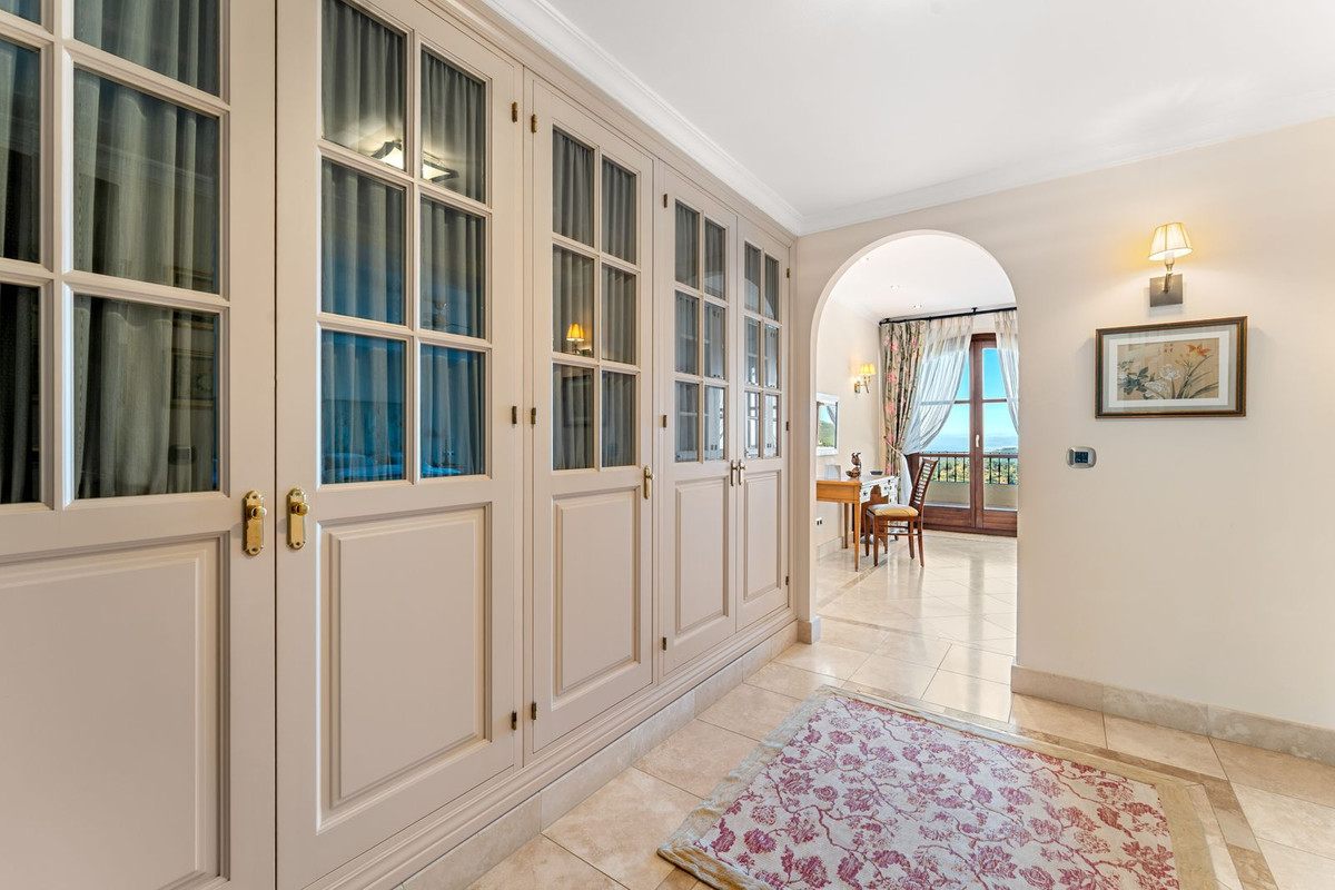 5 Bed Townhouse for sale in Estepona Costa Del Sol, Málaga, Spain