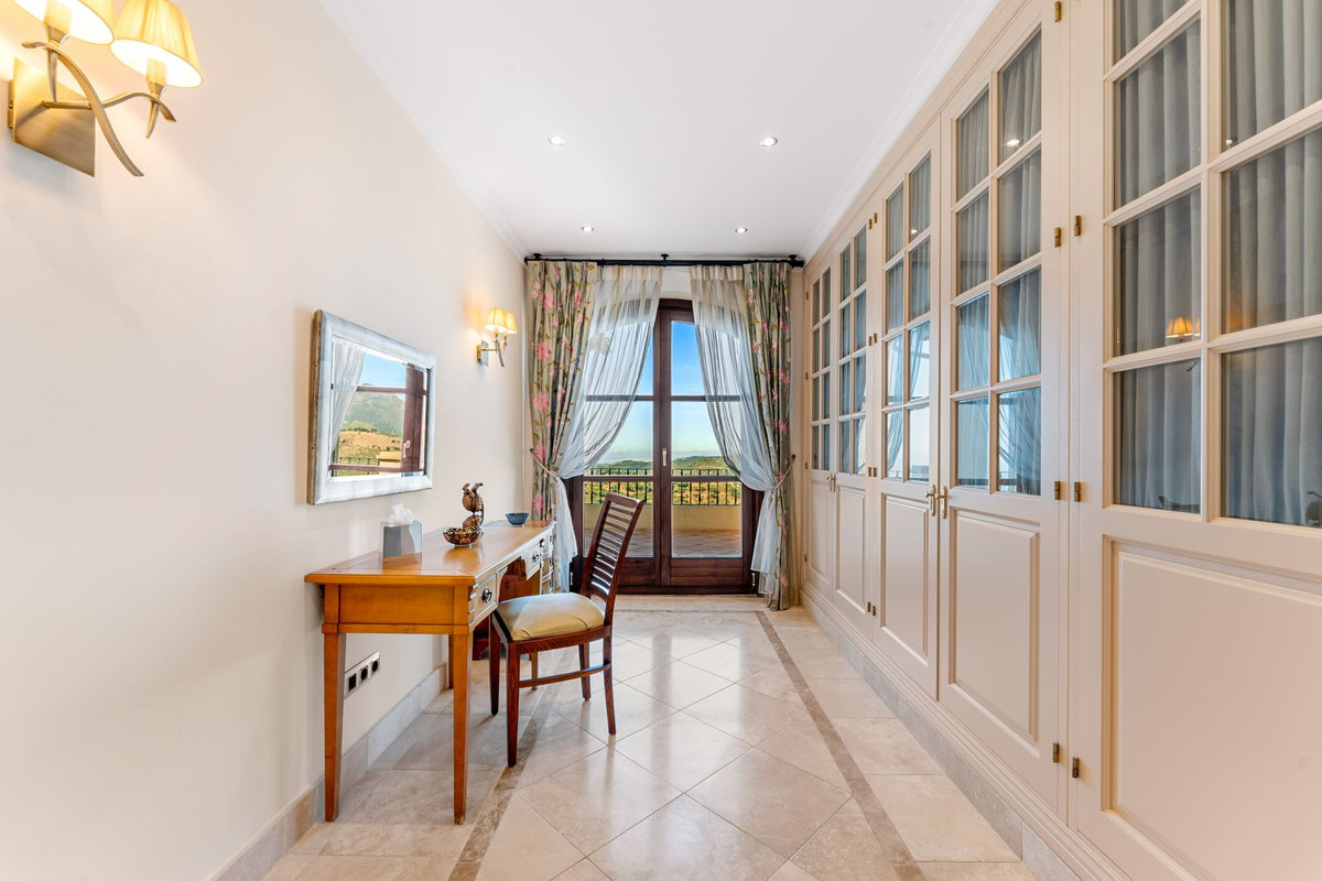 5 Bed Townhouse for sale in Estepona Costa Del Sol, Málaga, Spain