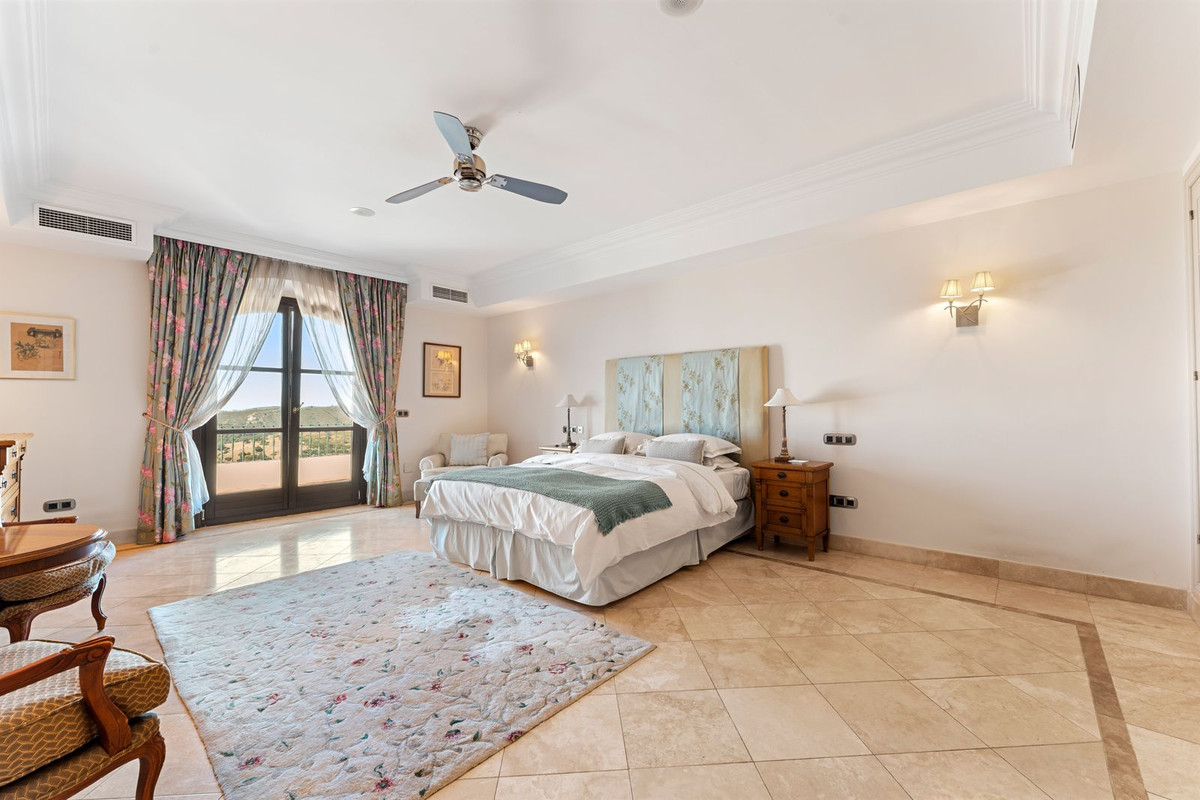 5 Bed Townhouse for sale in Estepona Costa Del Sol, Málaga, Spain