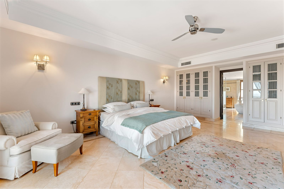 5 Bed Townhouse for sale in Estepona Costa Del Sol, Málaga, Spain