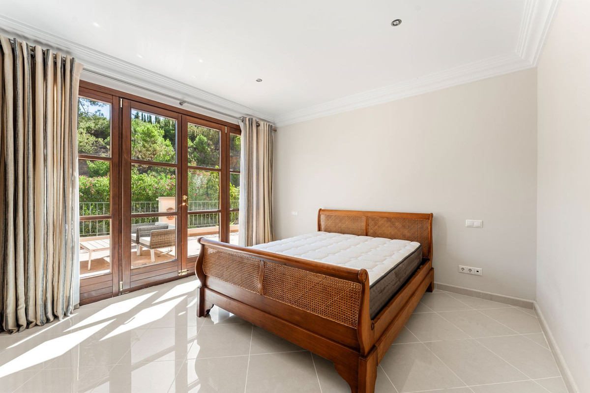 5 Bed Townhouse for sale in Estepona Costa Del Sol, Málaga, Spain