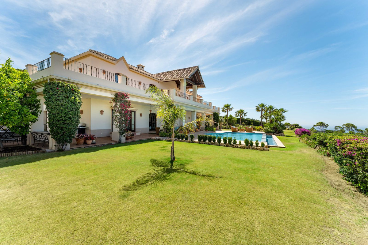 5 Bed Townhouse for sale in Estepona Costa Del Sol, Málaga, Spain