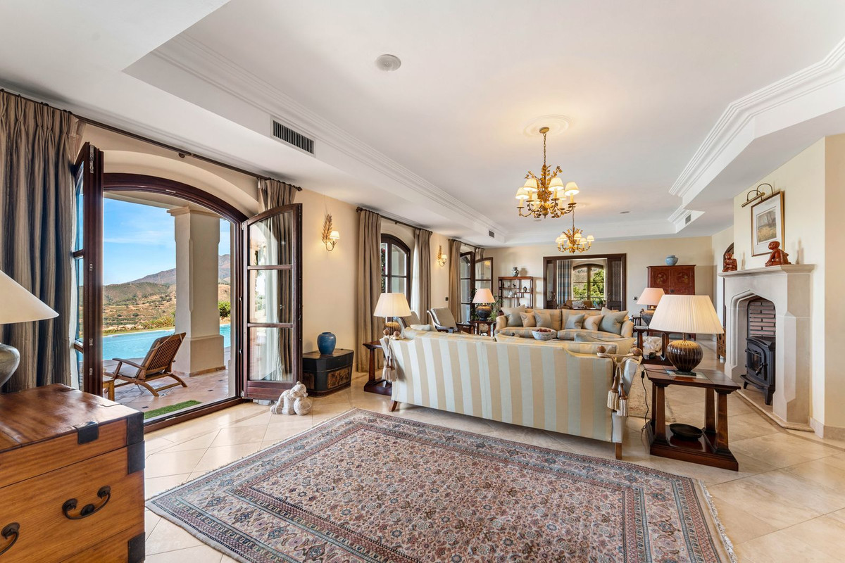 5 Bed Townhouse for sale in Estepona Costa Del Sol, Málaga, Spain