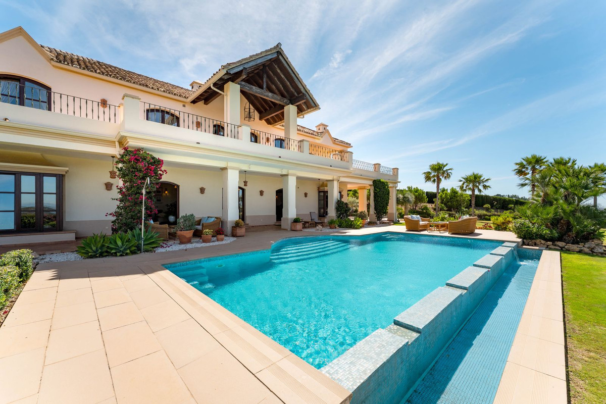 5 Bed Townhouse for sale in Estepona Costa Del Sol, Málaga, Spain