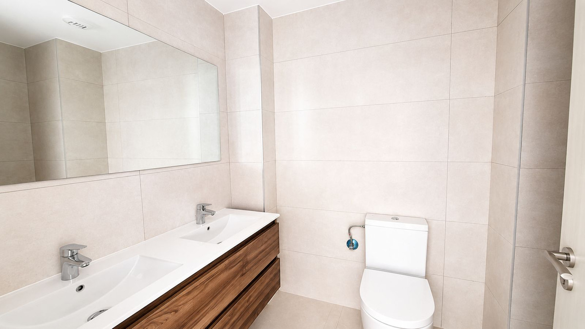 Se vende Apartamento Planta Media de 2 dormitorios en Costa Del Sol, Málaga, España