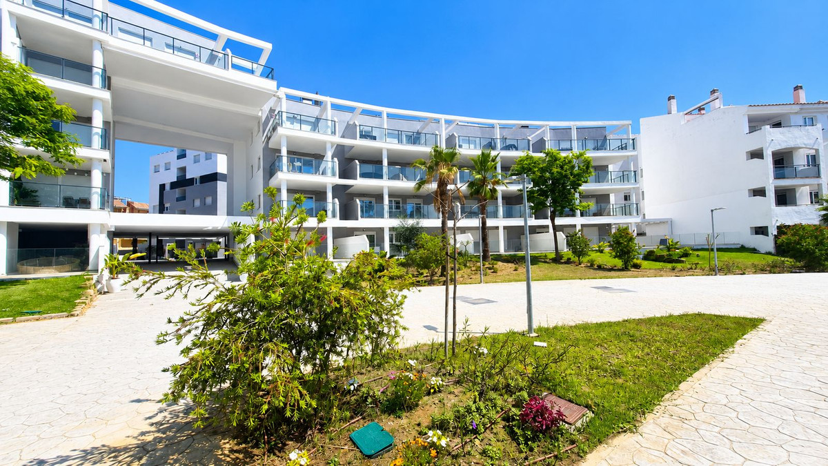 Se vende Apartamento Planta Media de 2 dormitorios en Costa Del Sol, Málaga, España