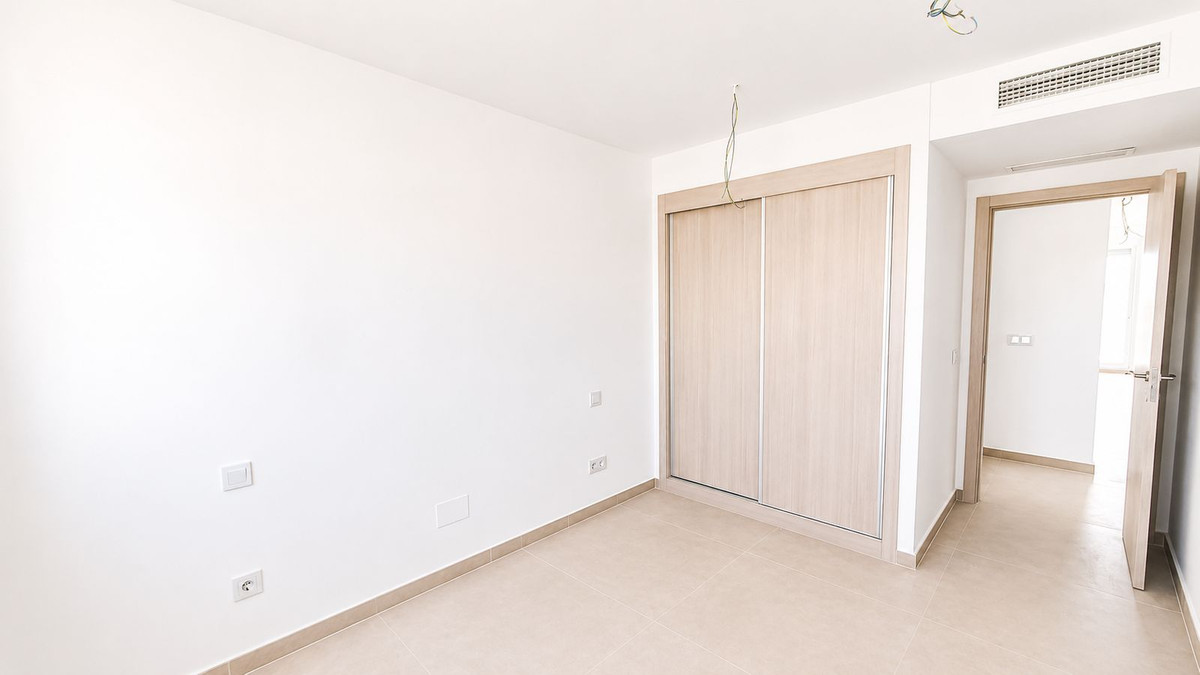 Se vende Apartamento Planta Media de 2 dormitorios en Costa Del Sol, Málaga, España
