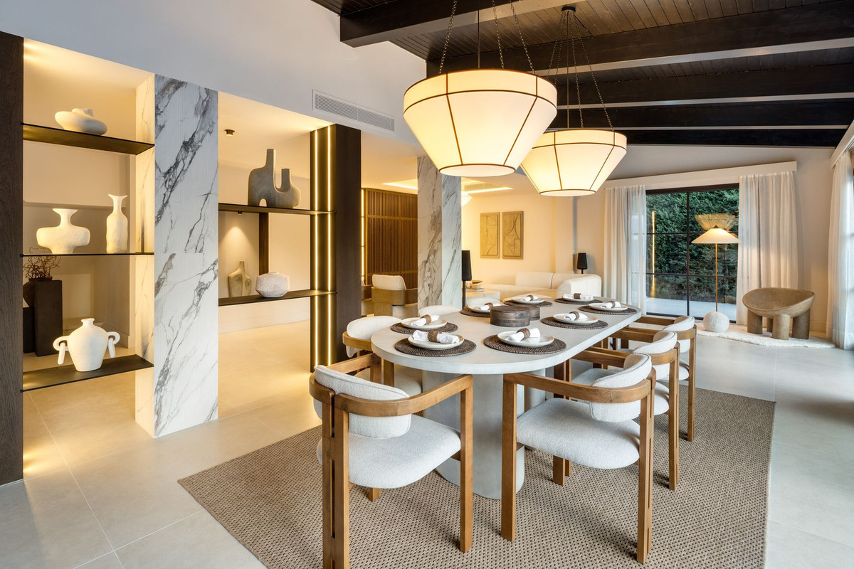 5 Bed Townhouse for sale in Nueva Andalucía Costa Del Sol, Málaga, Spain