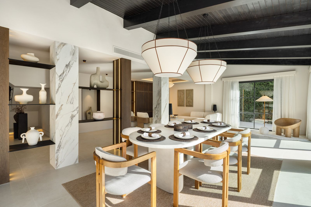 5 Bed Townhouse for sale in Nueva Andalucía Costa Del Sol, Málaga, Spain