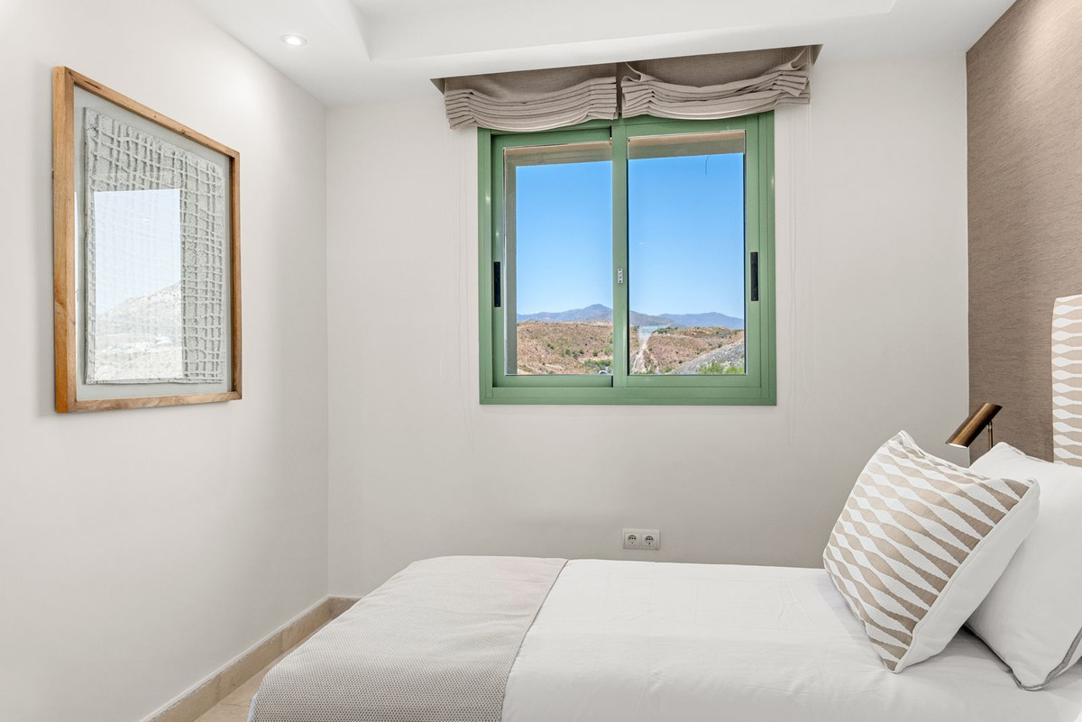 3 Bed Apartment for sale in Los Flamingos Costa Del Sol, Málaga, Spain